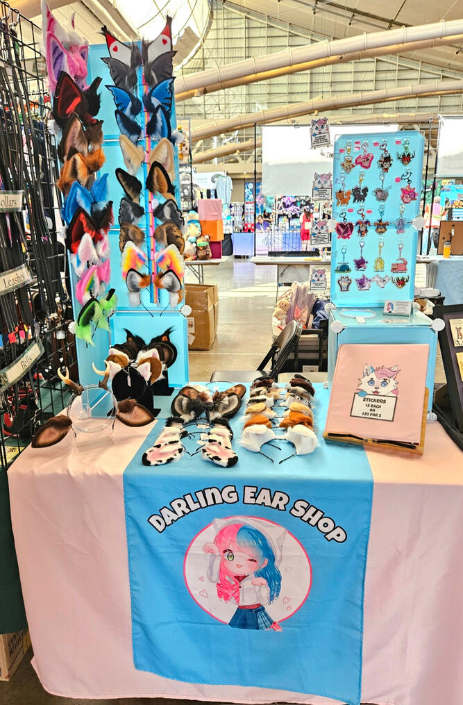 Anthrocon 4 foot table